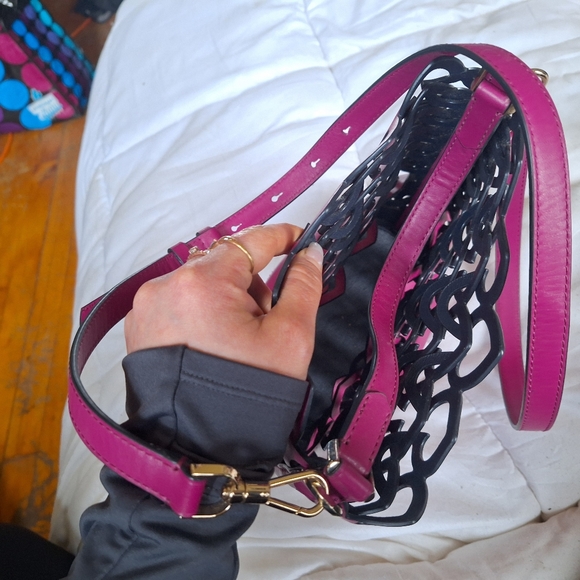 *Like New* Kate Spade♠️ Newyork Doorie Bucket Bag - Picture 8 of 11